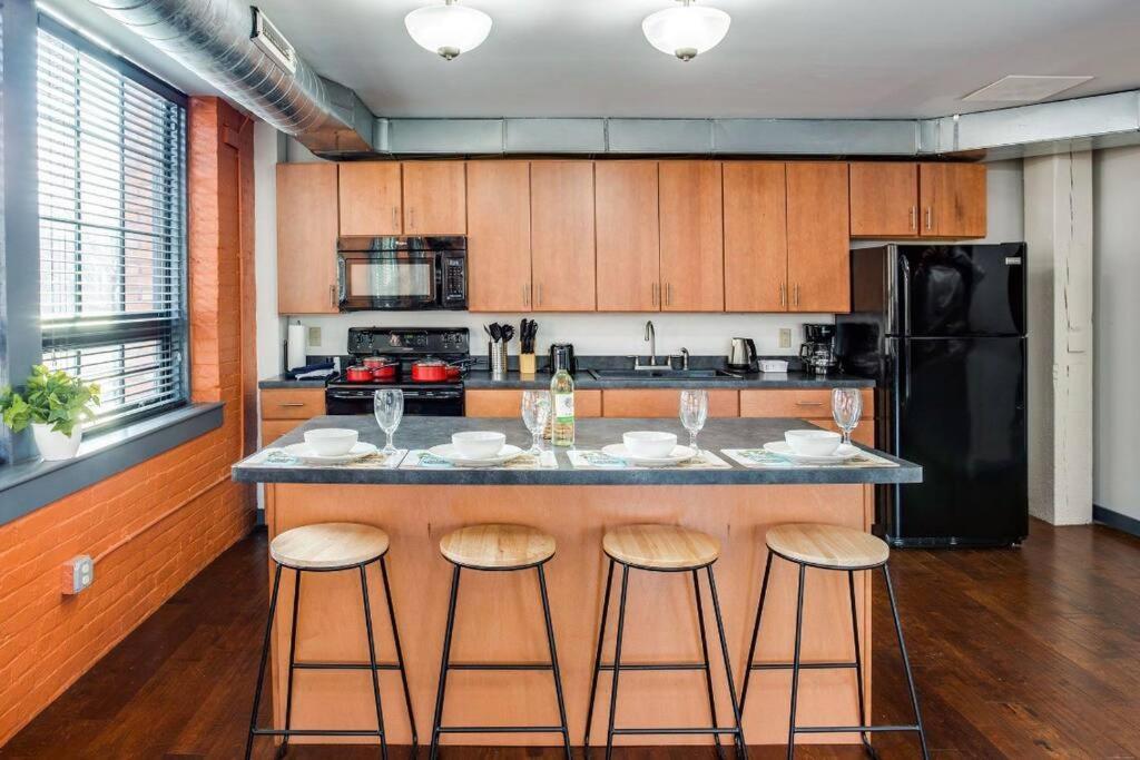 Вілла Centric Modern Loft W/ King Beds & Smart Gametable Рочестер Екстер'єр фото