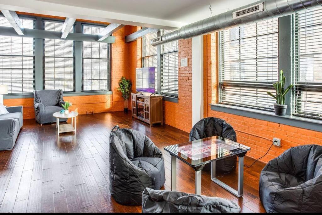 Вілла Centric Modern Loft W/ King Beds & Smart Gametable Рочестер Екстер'єр фото